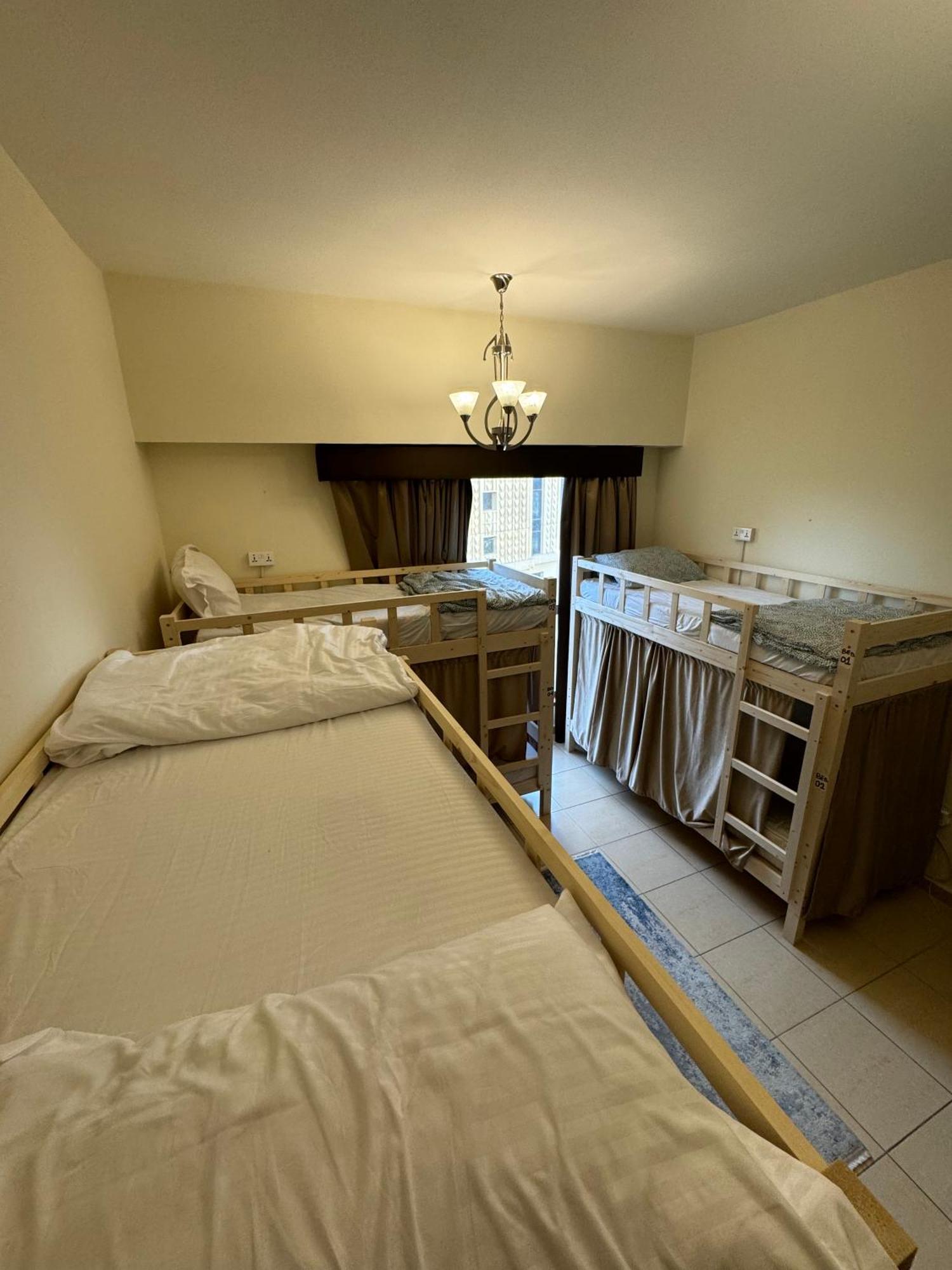 Lunar Cozy Hostel - Jbr ดูไบ ภายนอก รูปภาพ