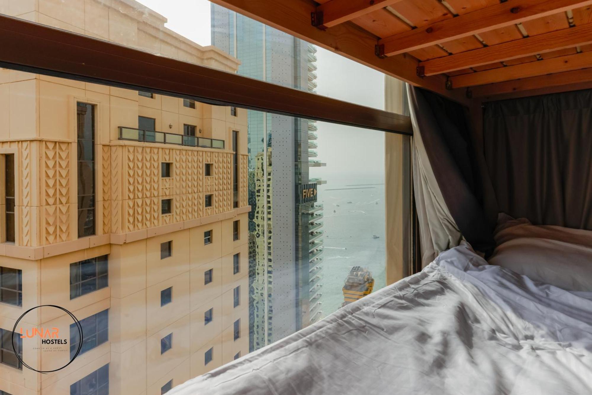 Lunar Cozy Hostel - Jbr ดูไบ ภายนอก รูปภาพ