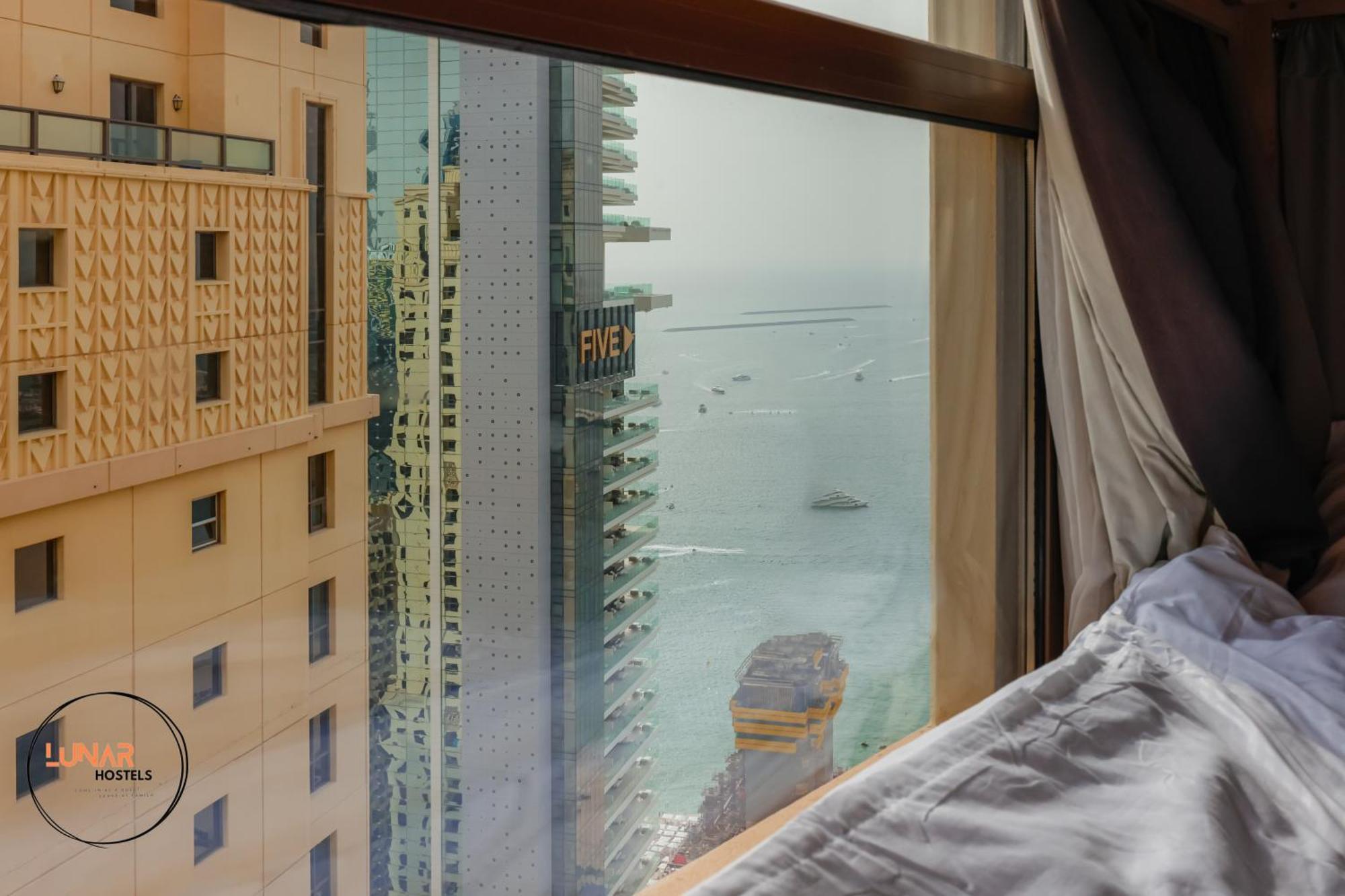 Lunar Cozy Hostel - Jbr ดูไบ ภายนอก รูปภาพ