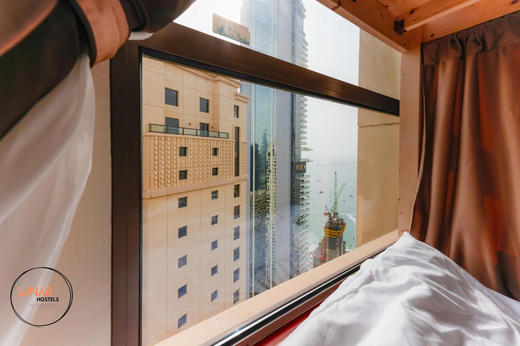 Lunar Cozy Hostel - Jbr ดูไบ ภายนอก รูปภาพ