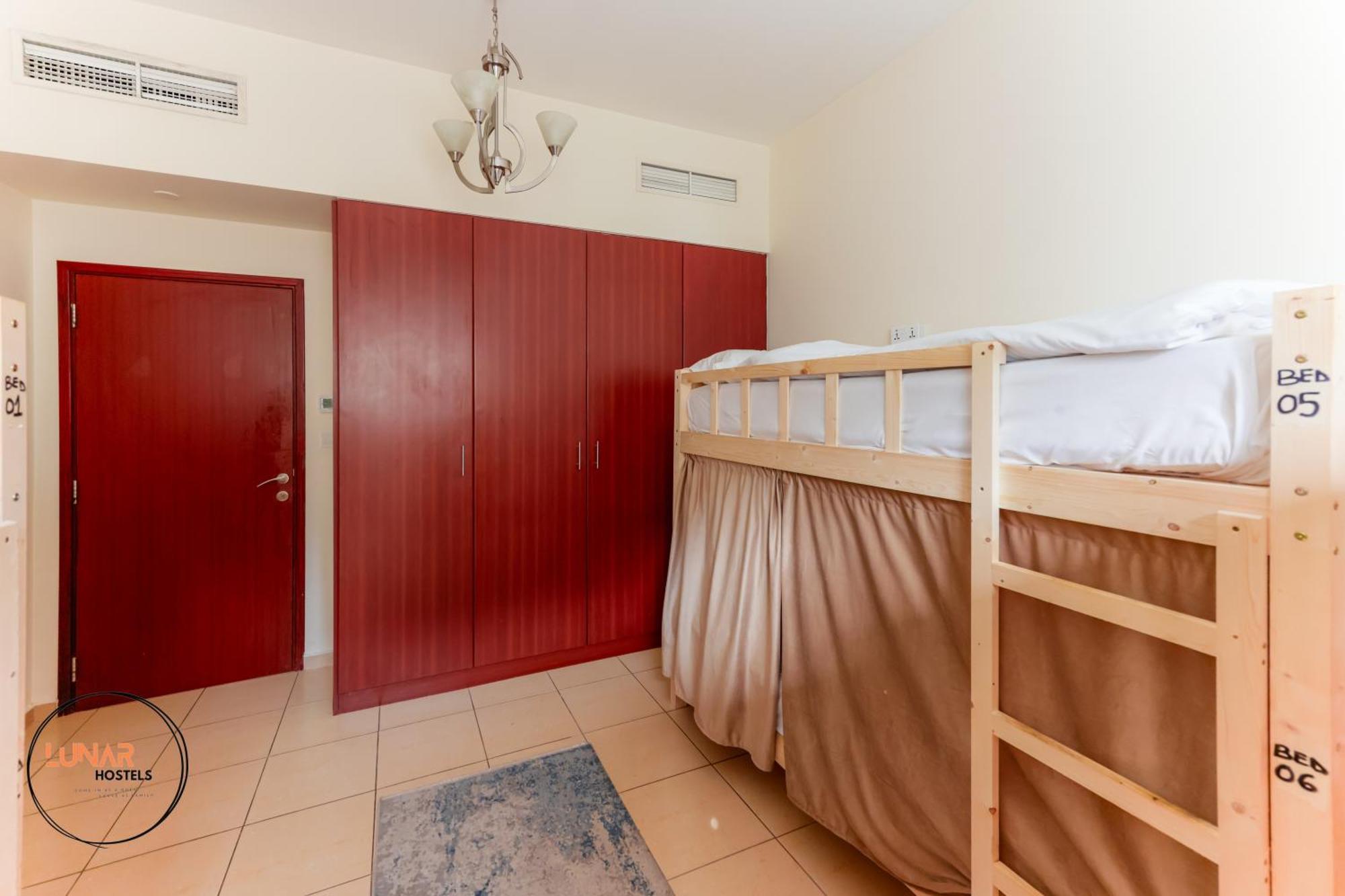 Lunar Cozy Hostel - Jbr ดูไบ ภายนอก รูปภาพ