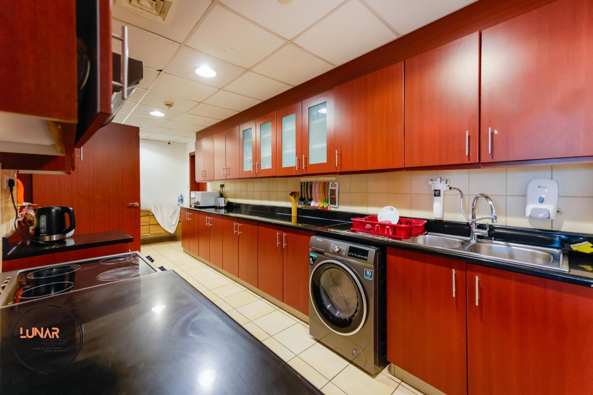Lunar Cozy Hostel - Jbr ดูไบ ภายนอก รูปภาพ